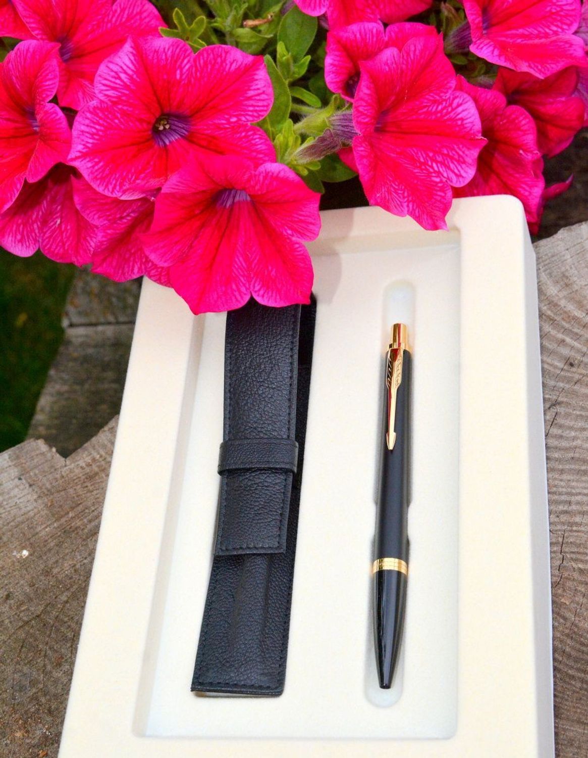 Parker Długopis Urban Czarno Złoty i czarne skórzane etui do długopisu 2093381✓  Prezent dla nauczyciela✓ Długopis Parker z dedykacją (2).JPG